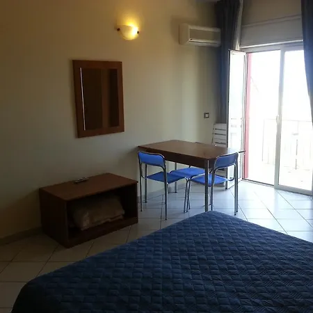 Canapè Aparthotel *